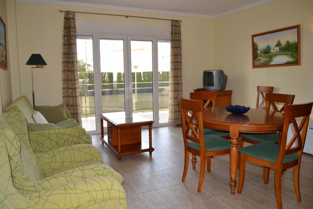 Marivent Locdenia Apartment Bagian luar foto